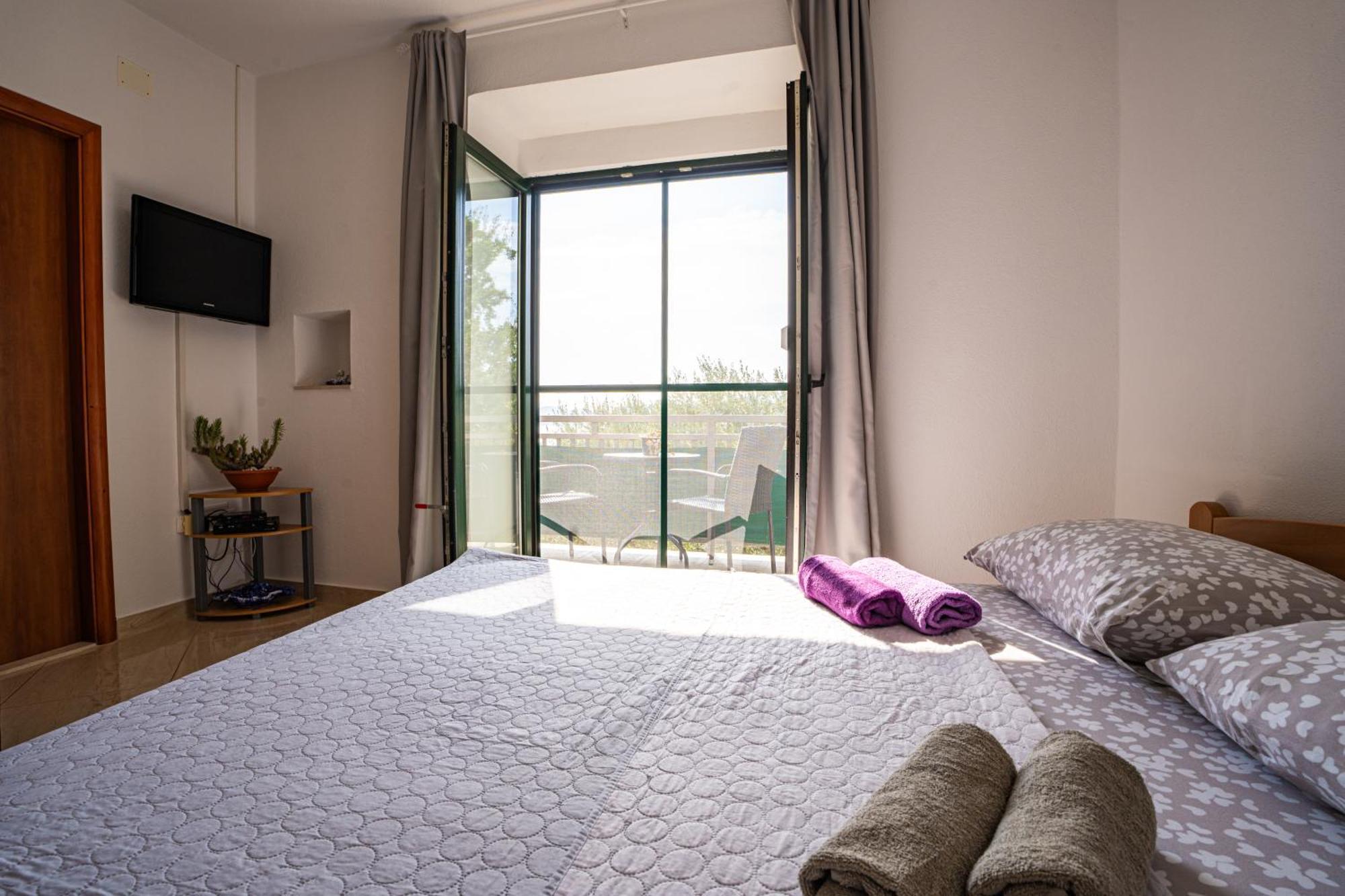 Apartmani Kremena Small Beach 200M Klek Exteriör bild